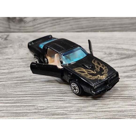 Collectible Diecast Yatming No. 1060 Pontiac Trans-Am Toy Car Made In Hong Kong - Picture 5 of 10